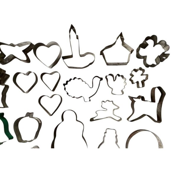 Metal Cookie Cutters Assorted Vtg Lot 43 Teapot Cat Rabbit Leaf Bell Apple Tree - Picture 9 of 14